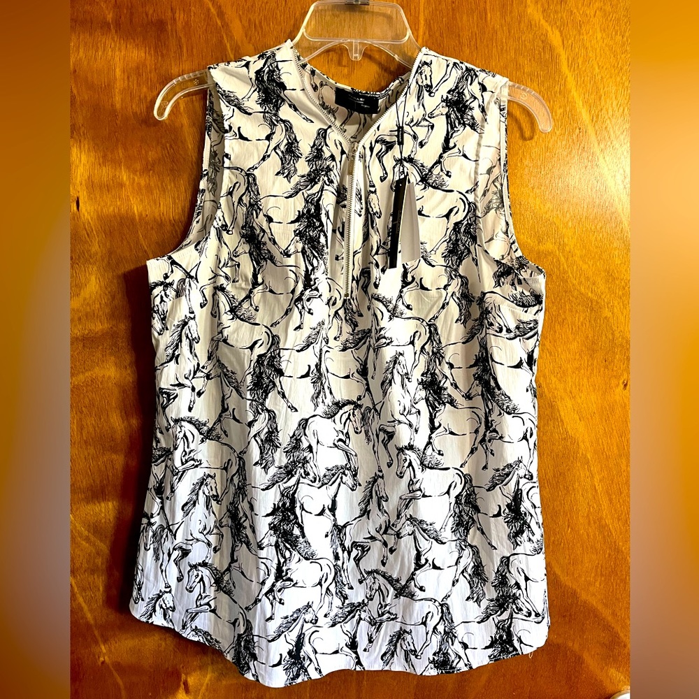 Cool drawn details of horse outlines running, tank top with zipper collar.